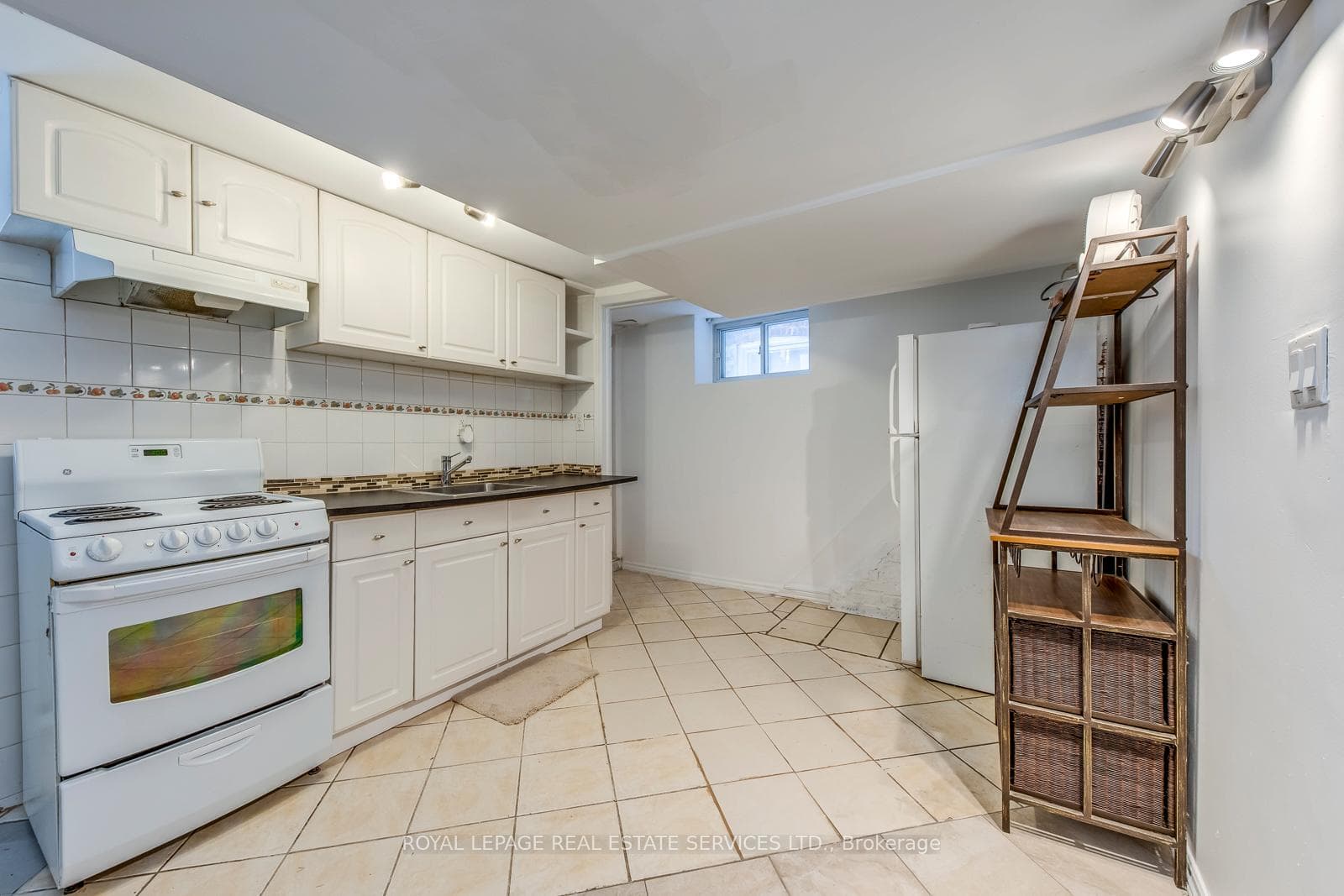 1516 Davenport Road photo 40
