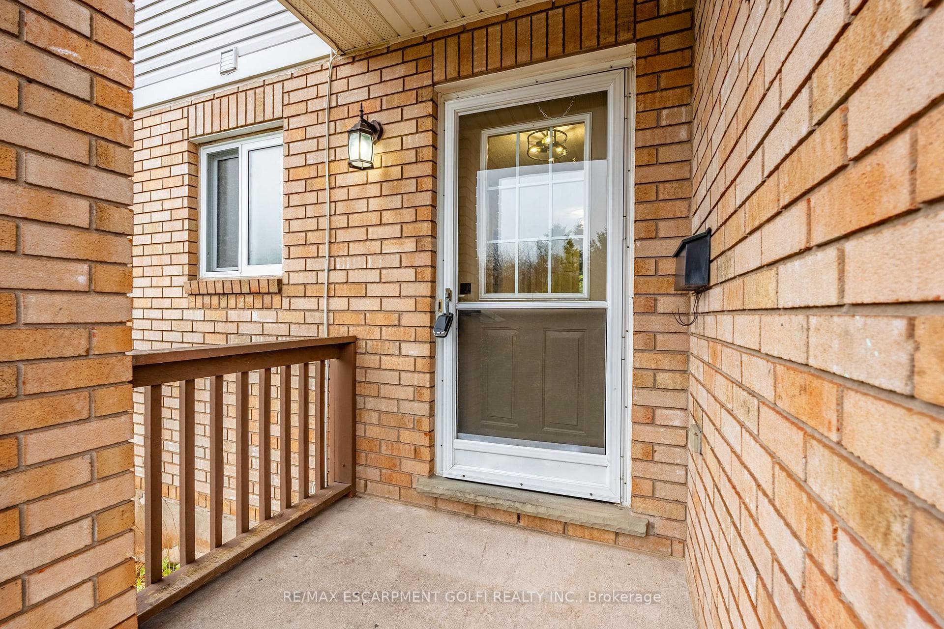25 Meadowvale Drive Unit 1 photo 3