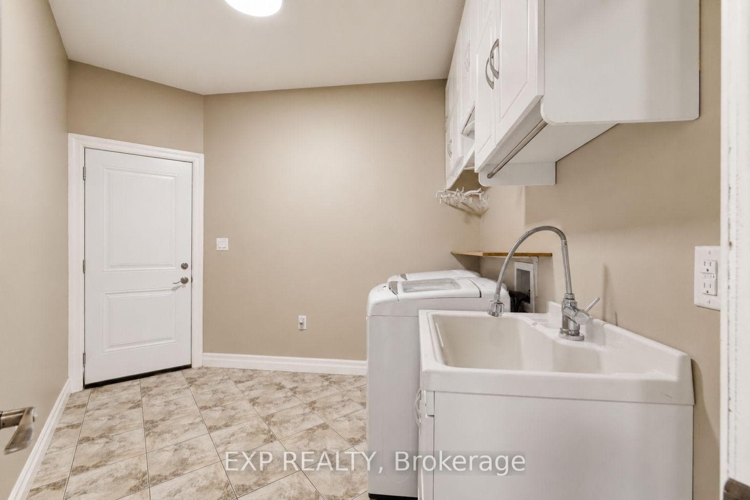 236 Burford Delhi Townline Road photo 23