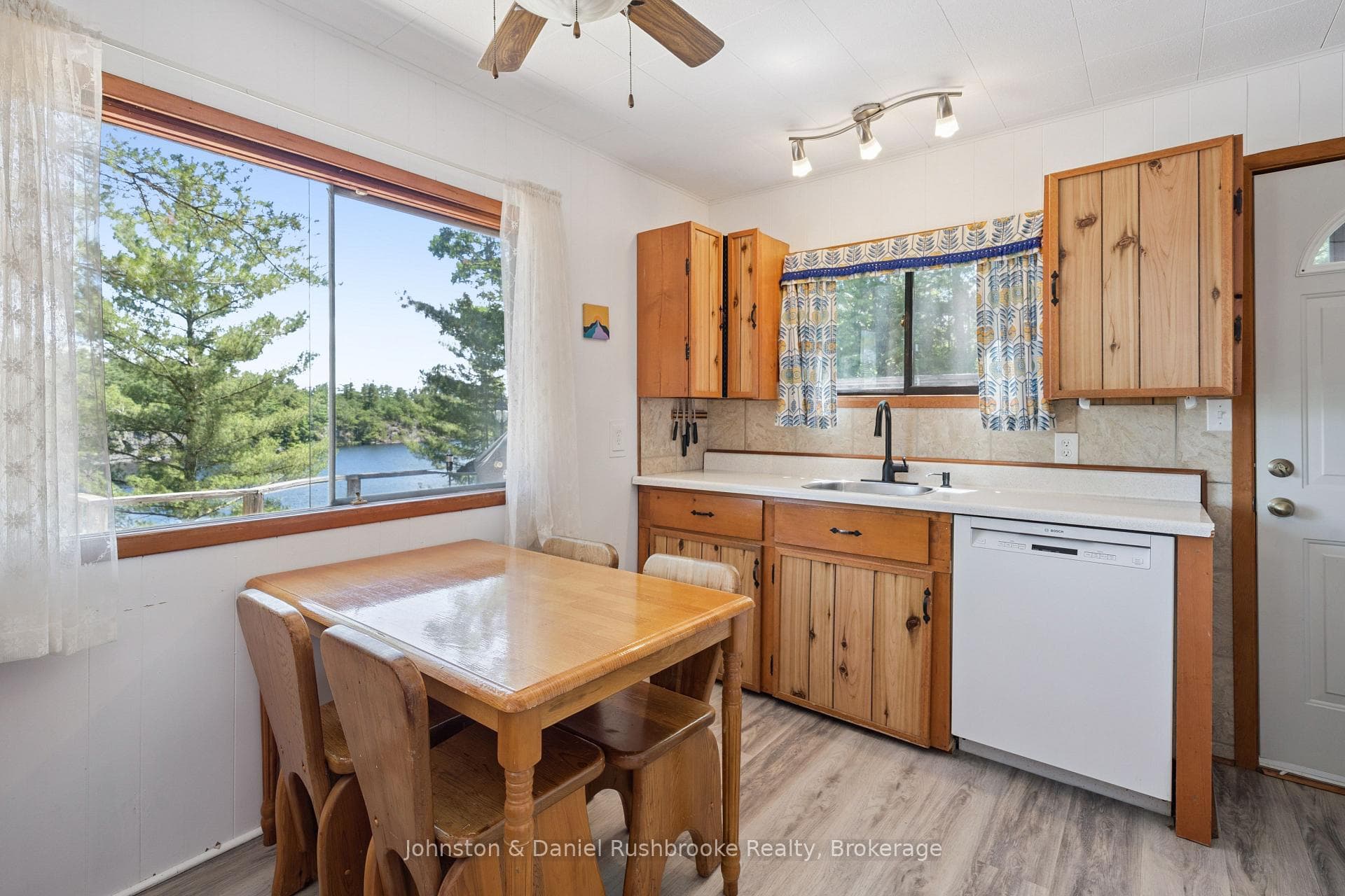 1277 & 1279 Woodland Drive photo 12