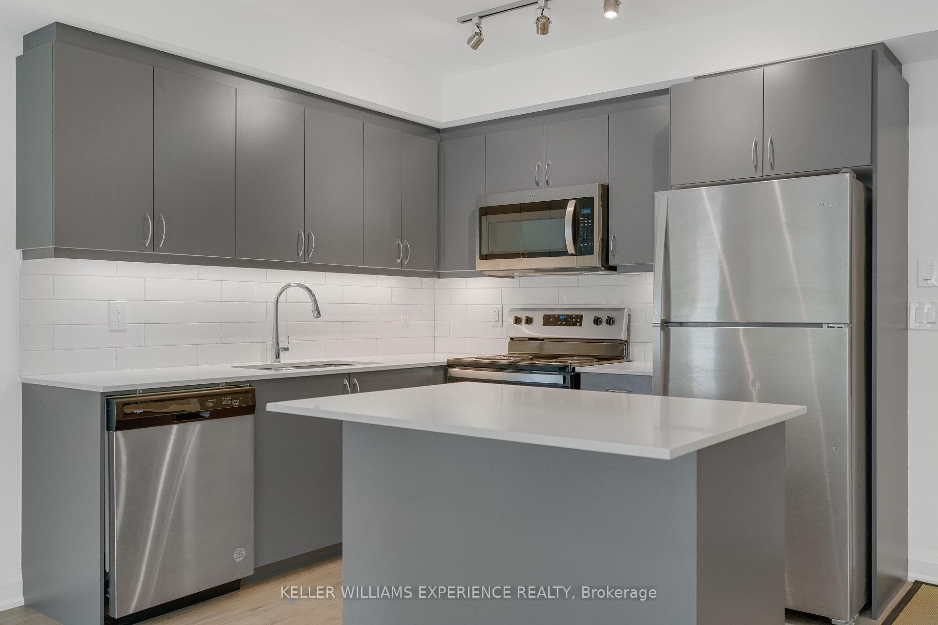 58 Lakeside Terrace Unit 608 photo 10