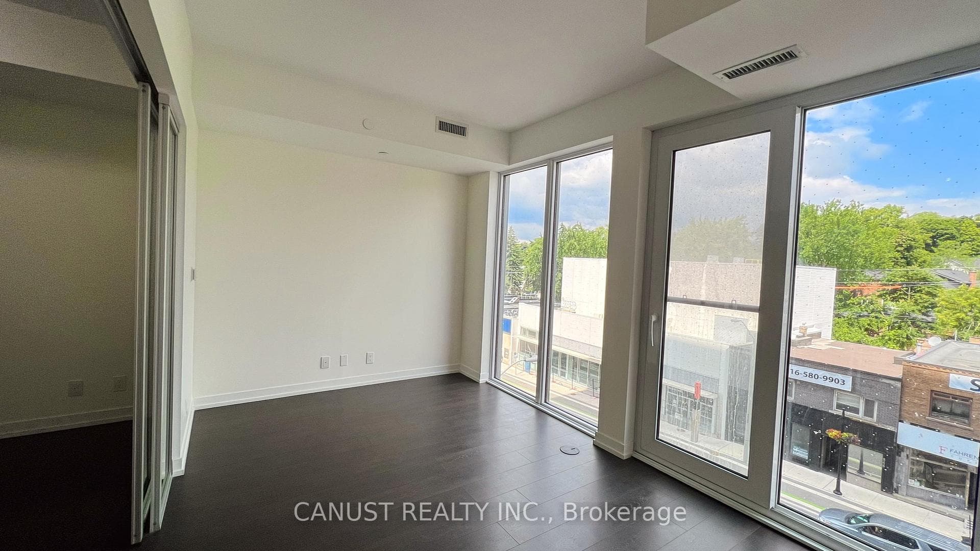 2020 Bathurst Street Unit 526 photo 11