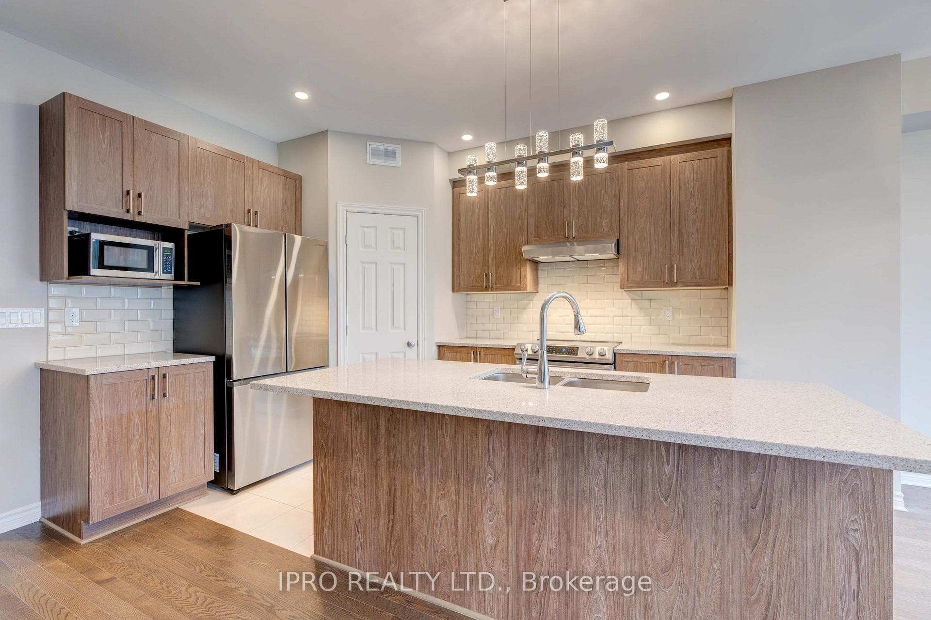 1428 Summer Street photo 6