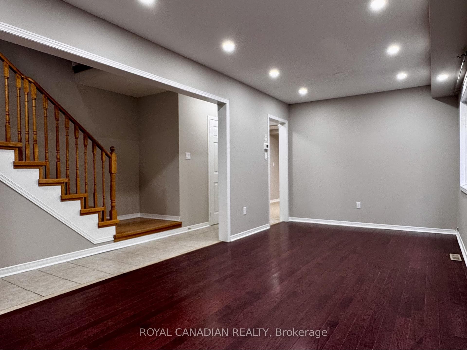 10 Guinevere Road photo 3