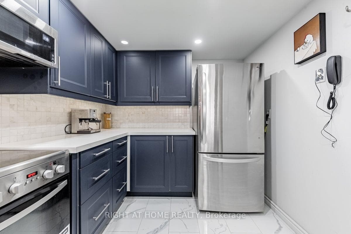 60 Homewood Avenue Unit 201 photo 20