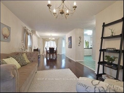 955 Southfork Drive photo 2