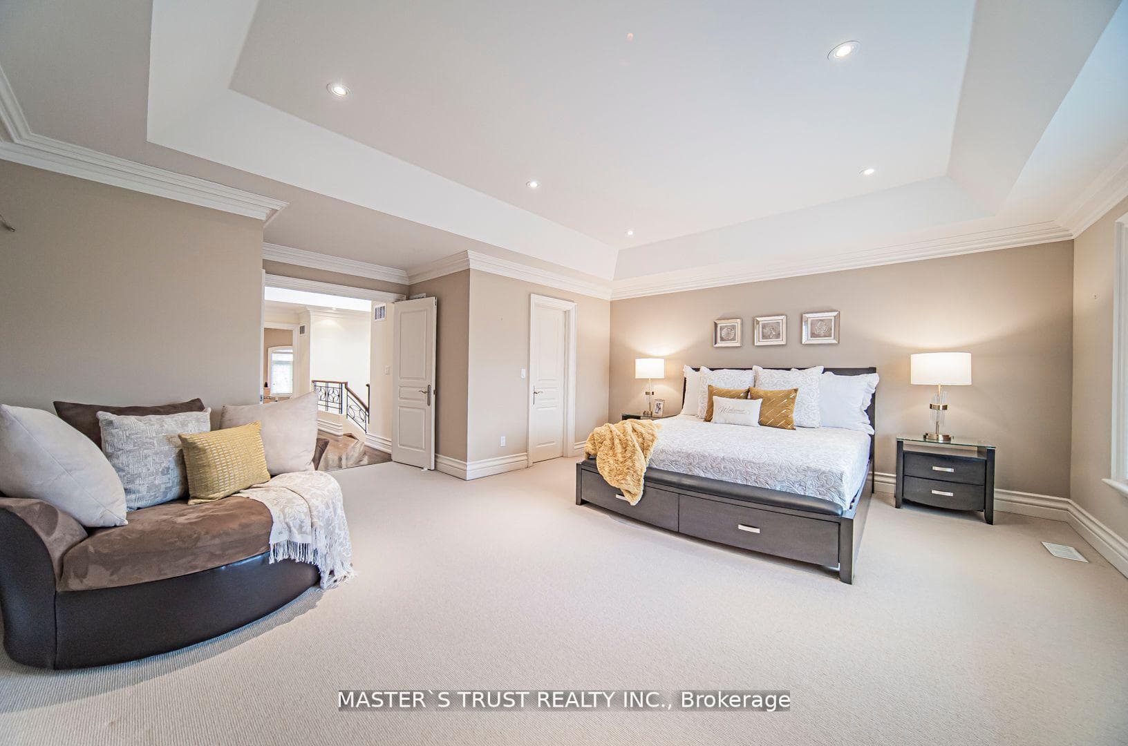 322B Empress Avenue photo 16