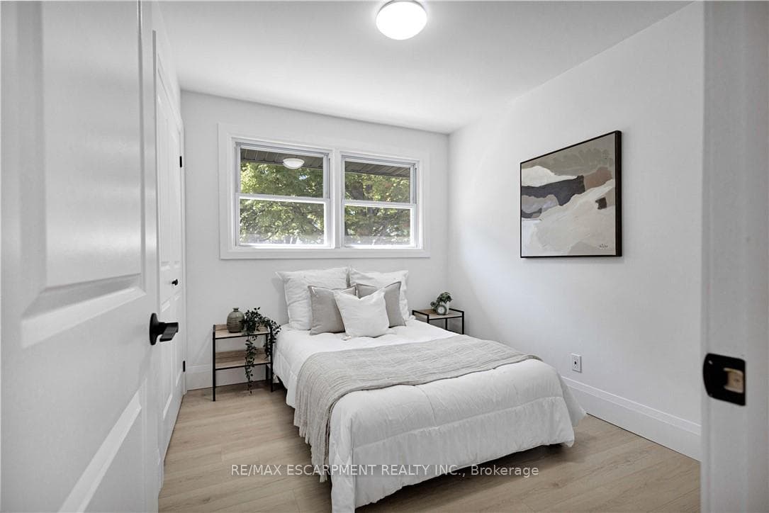 7 Swan Drive photo 17
