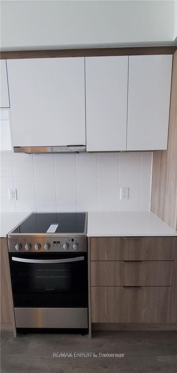 159 Wellesley Street Unit 1501 photo 6