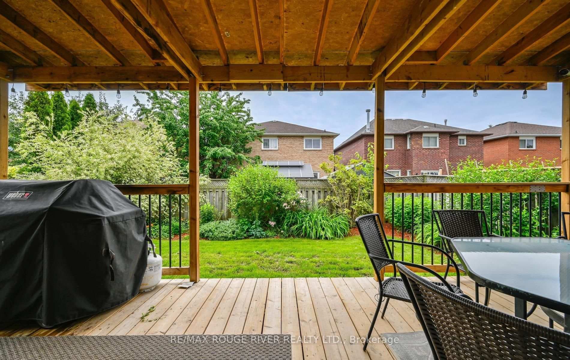 64 Keeble Crescent photo 38
