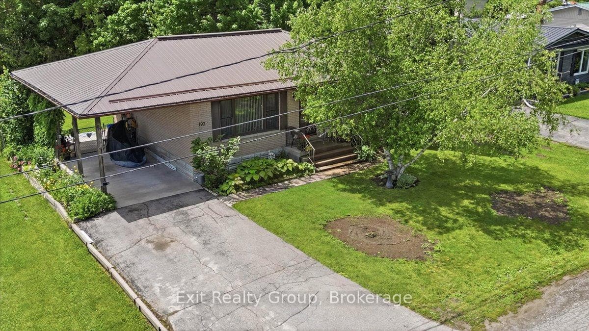 192 Baker Street photo 1
