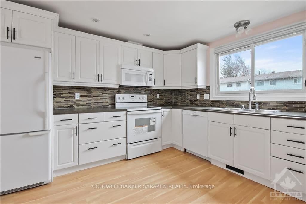1045 MORRISON Drive Unit 82 photo 2