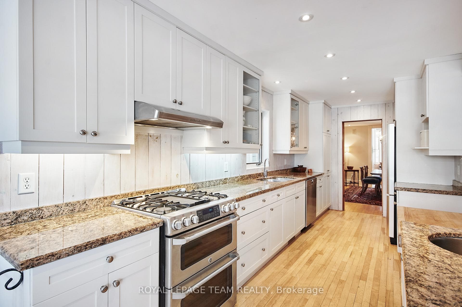 108 Stanley Avenue photo 13
