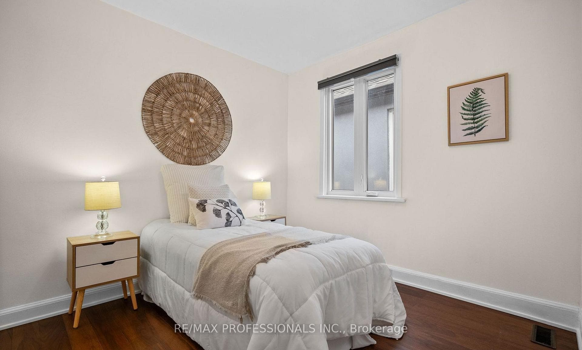 27 Stock Avenue Unit Upper photo 15
