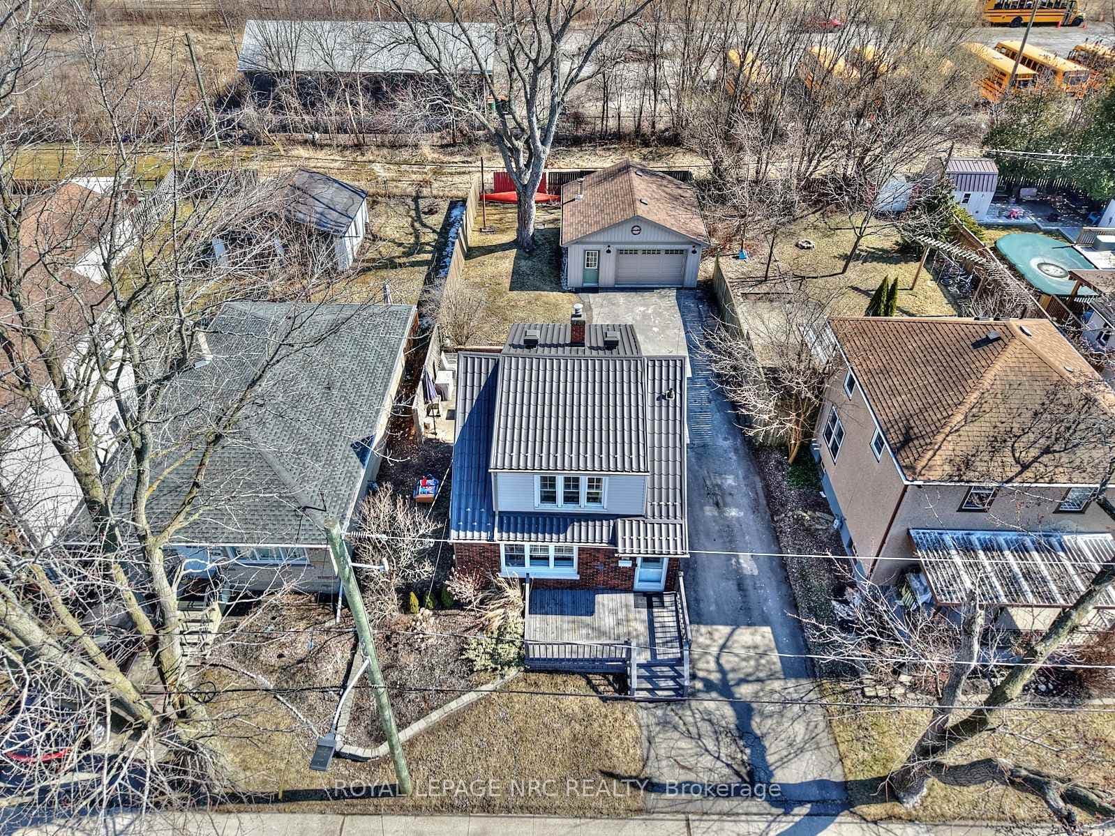 96 Wilton Avenue photo 2