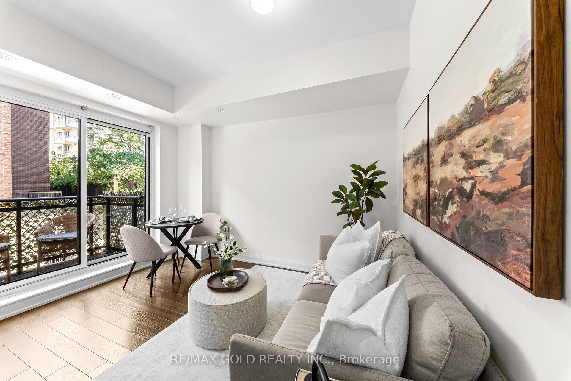 18 Coles Avenue Unit 602 photo 15