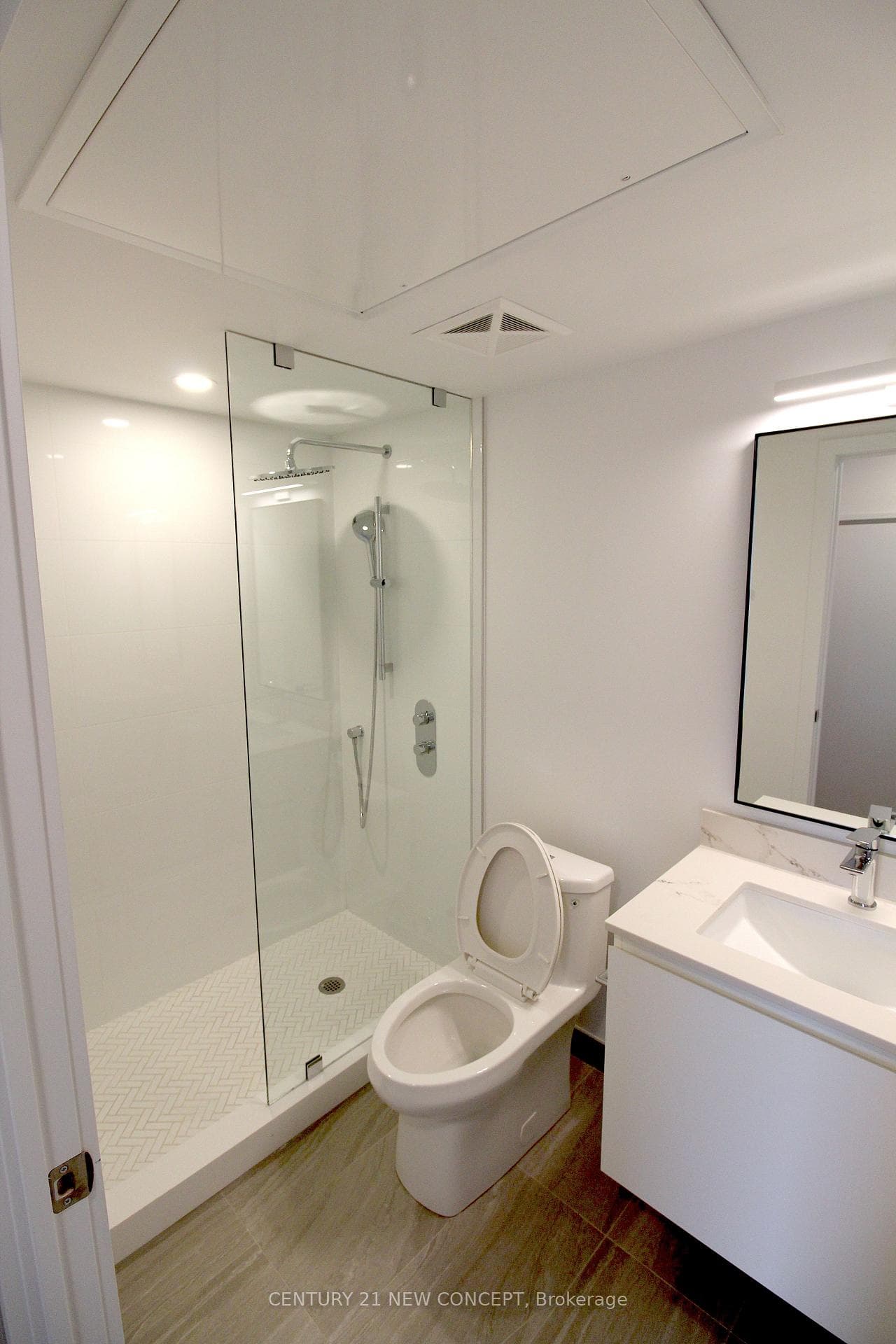 1720 Bayview Avenue Unit 324 photo 10