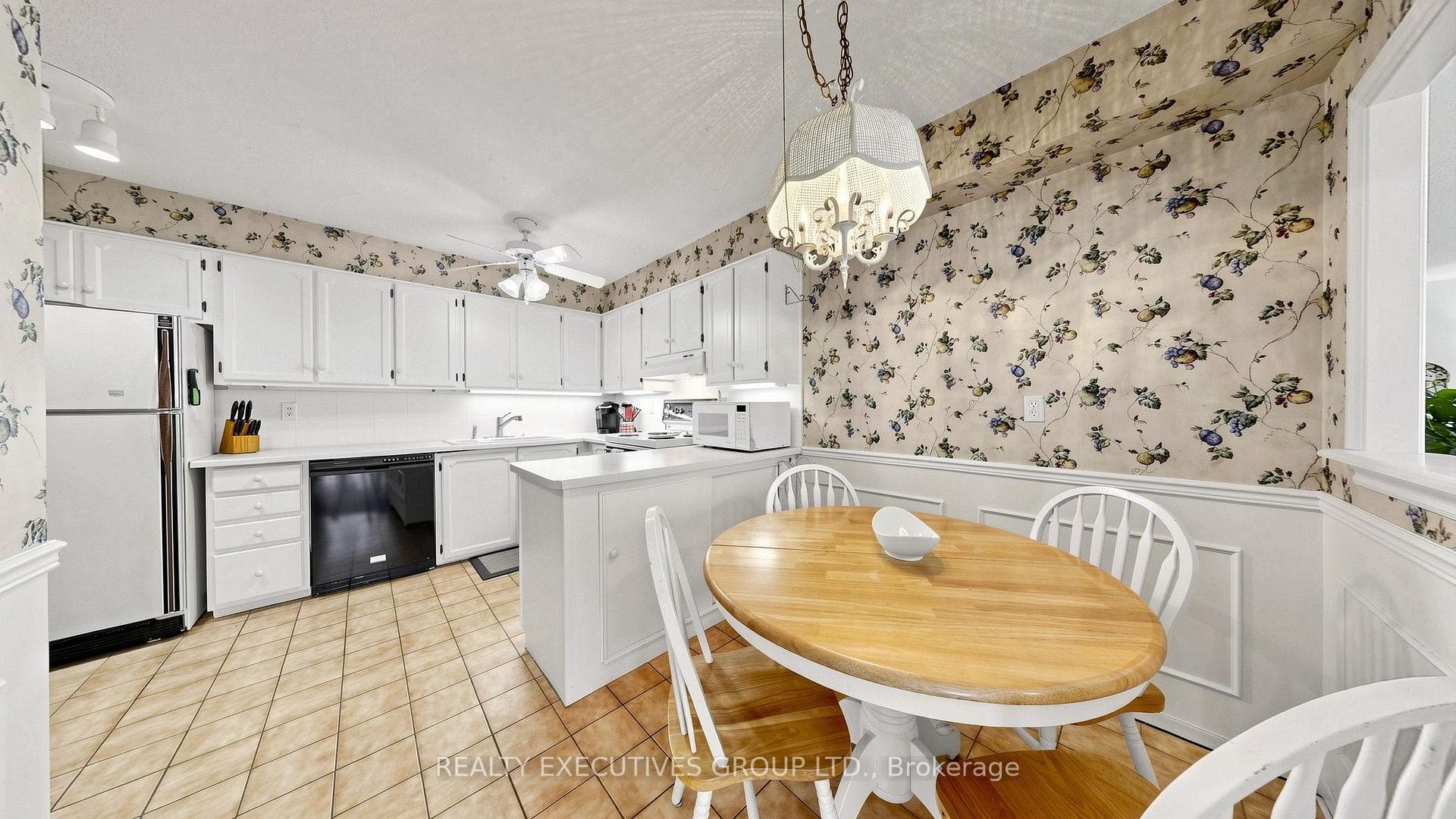 8111 Yonge Street Unit 206 photo 13