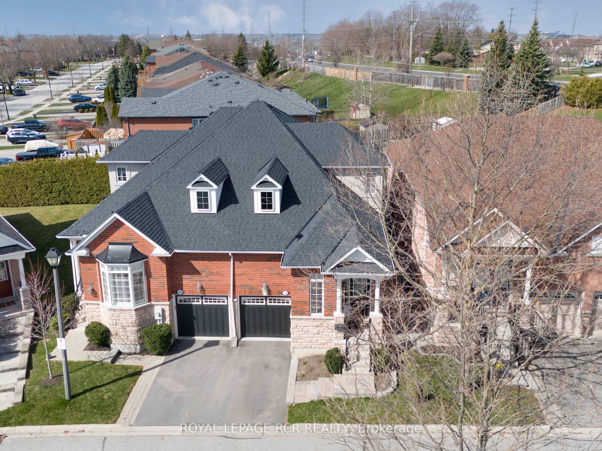 558 Tapestry Lane photo 2