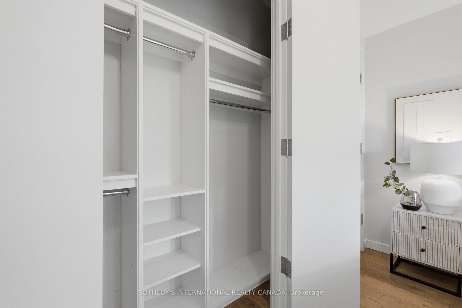 32 Eaton Avenue photo 27