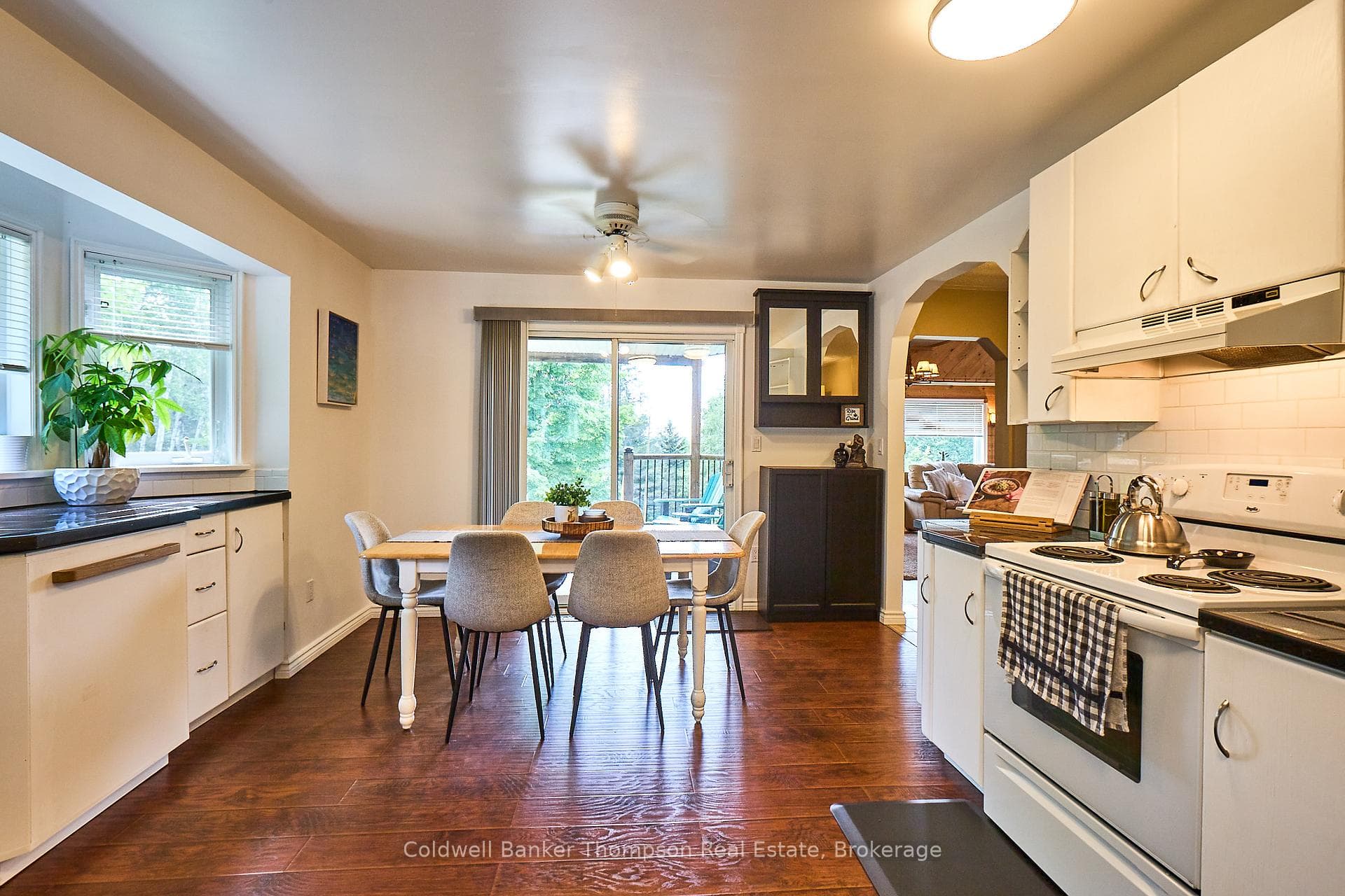 550 Valley View Road photo 5