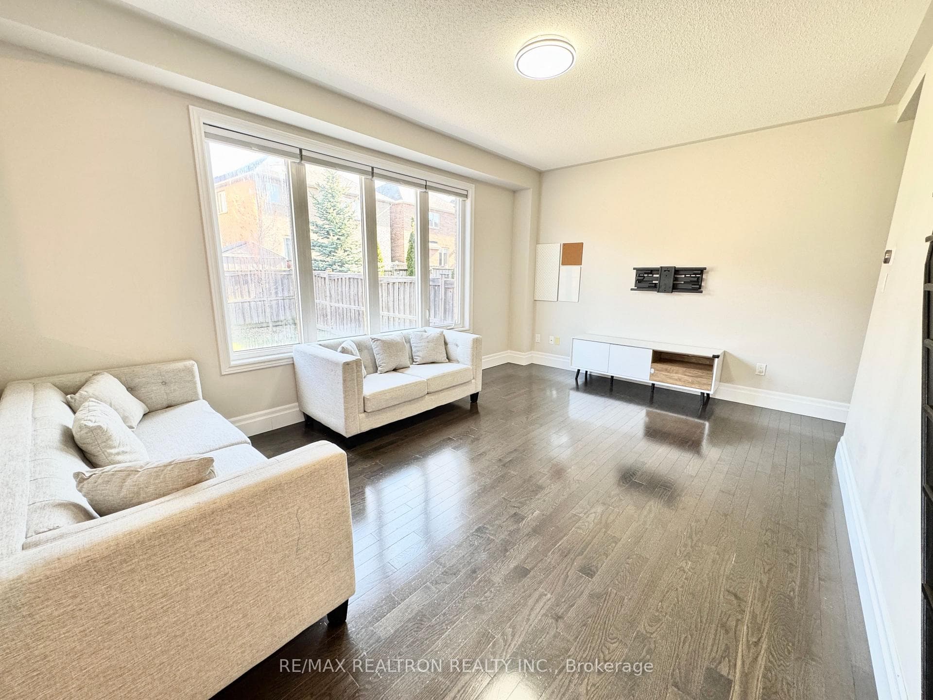 11 Stoyell Drive photo 6
