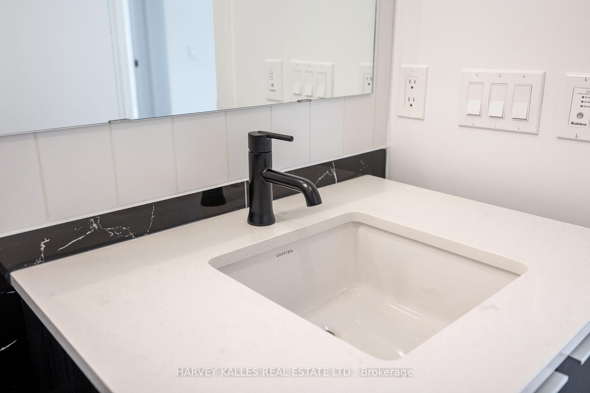 327 King Street Unit 4205 photo 25