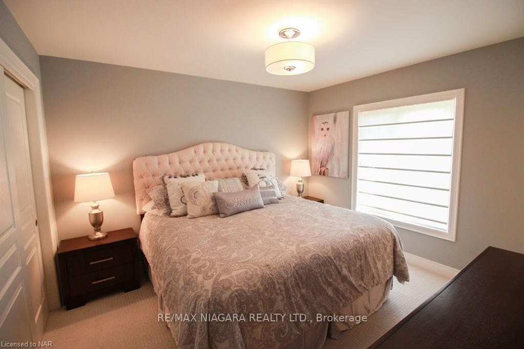 608 Simcoe Street Unit 9 photo 25