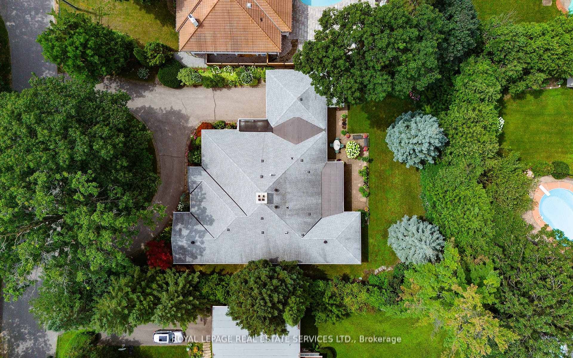 70 Leggett Avenue photo 40
