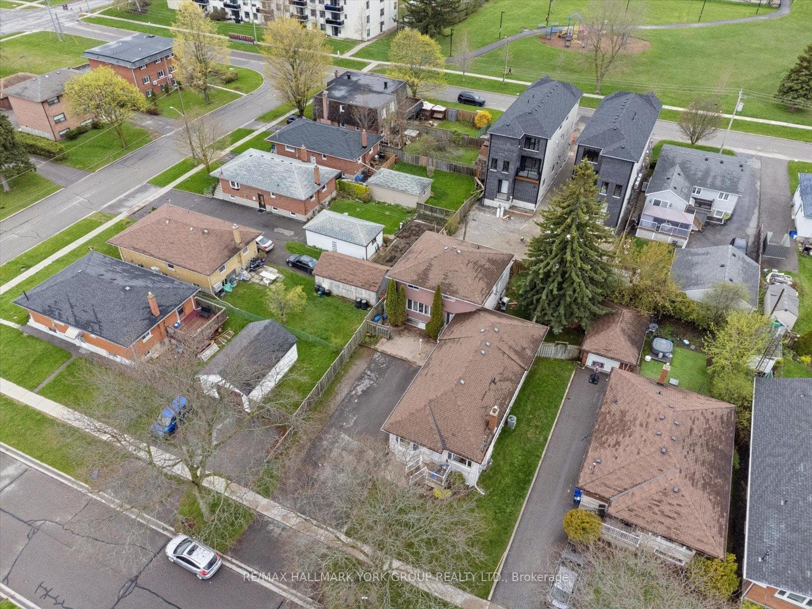 226 Cromwell Avenue photo 23