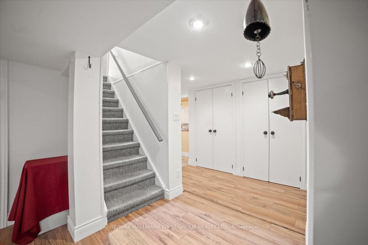 75 Riverside Drive photo 24