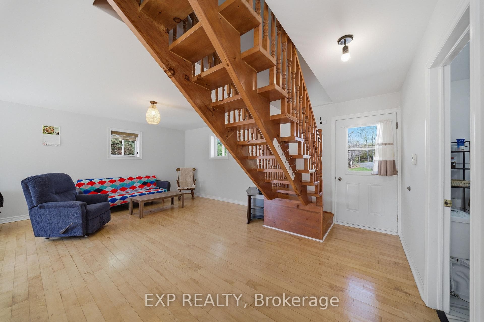 568 LAKE GEORGE Road photo 11