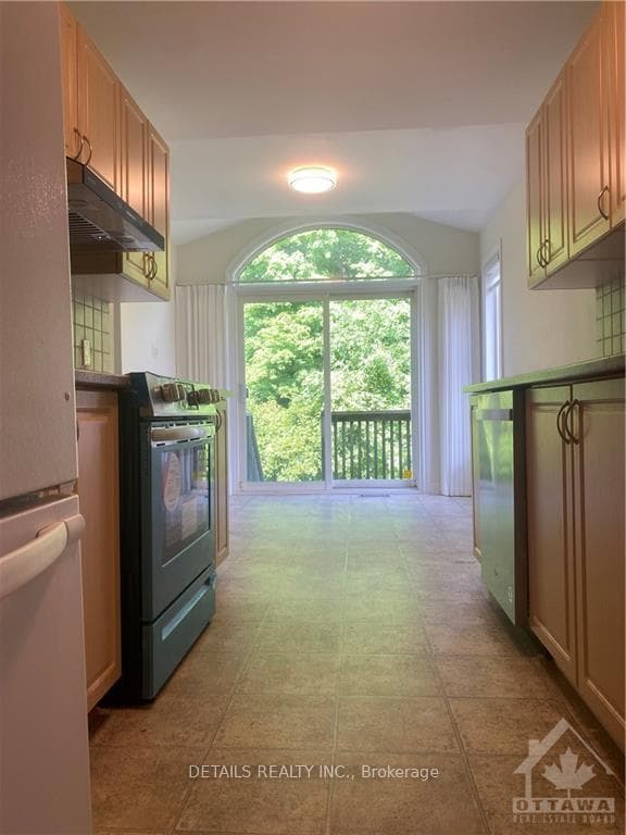 100 TACOM Circle photo 12