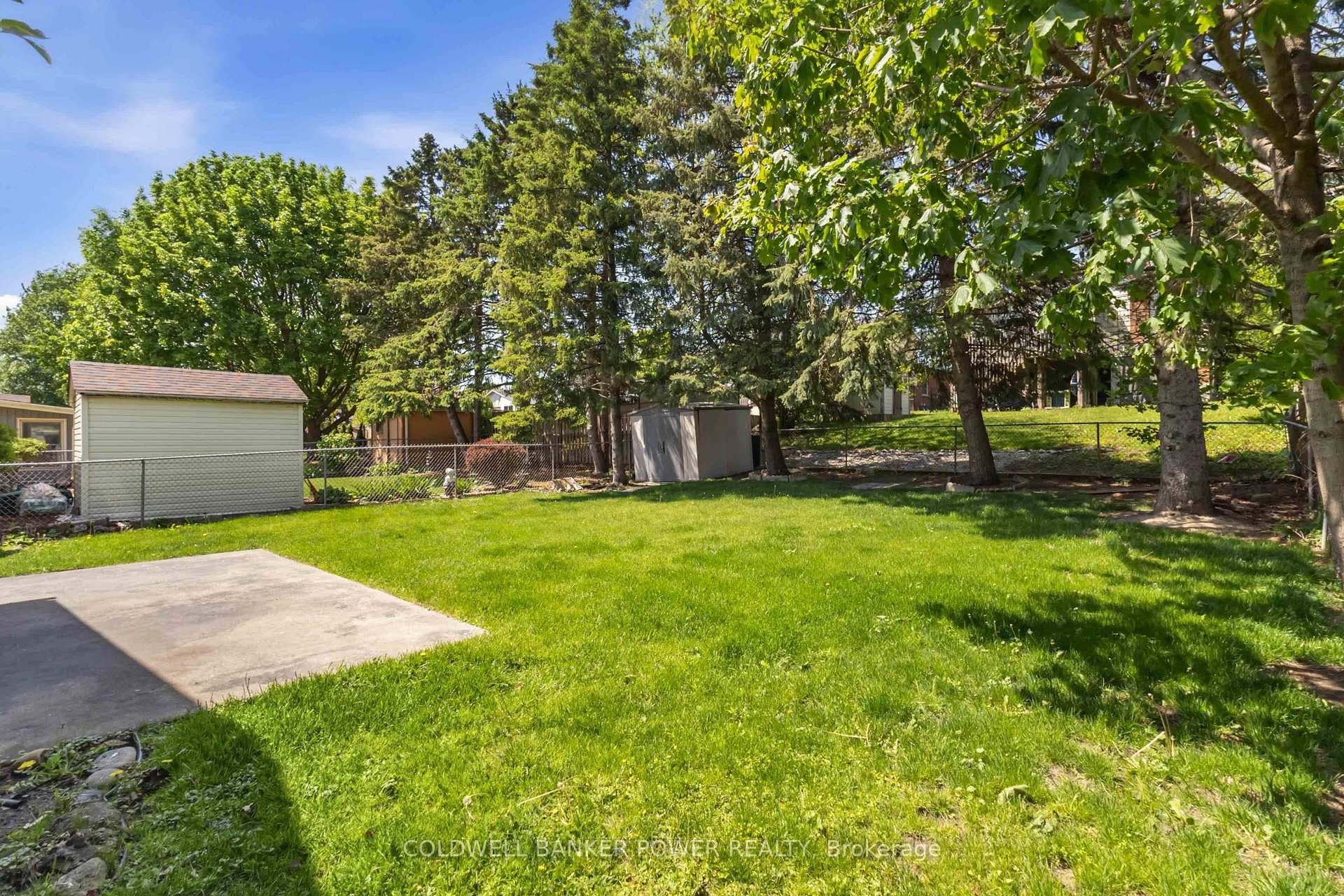 74 Patience Crescent photo 38