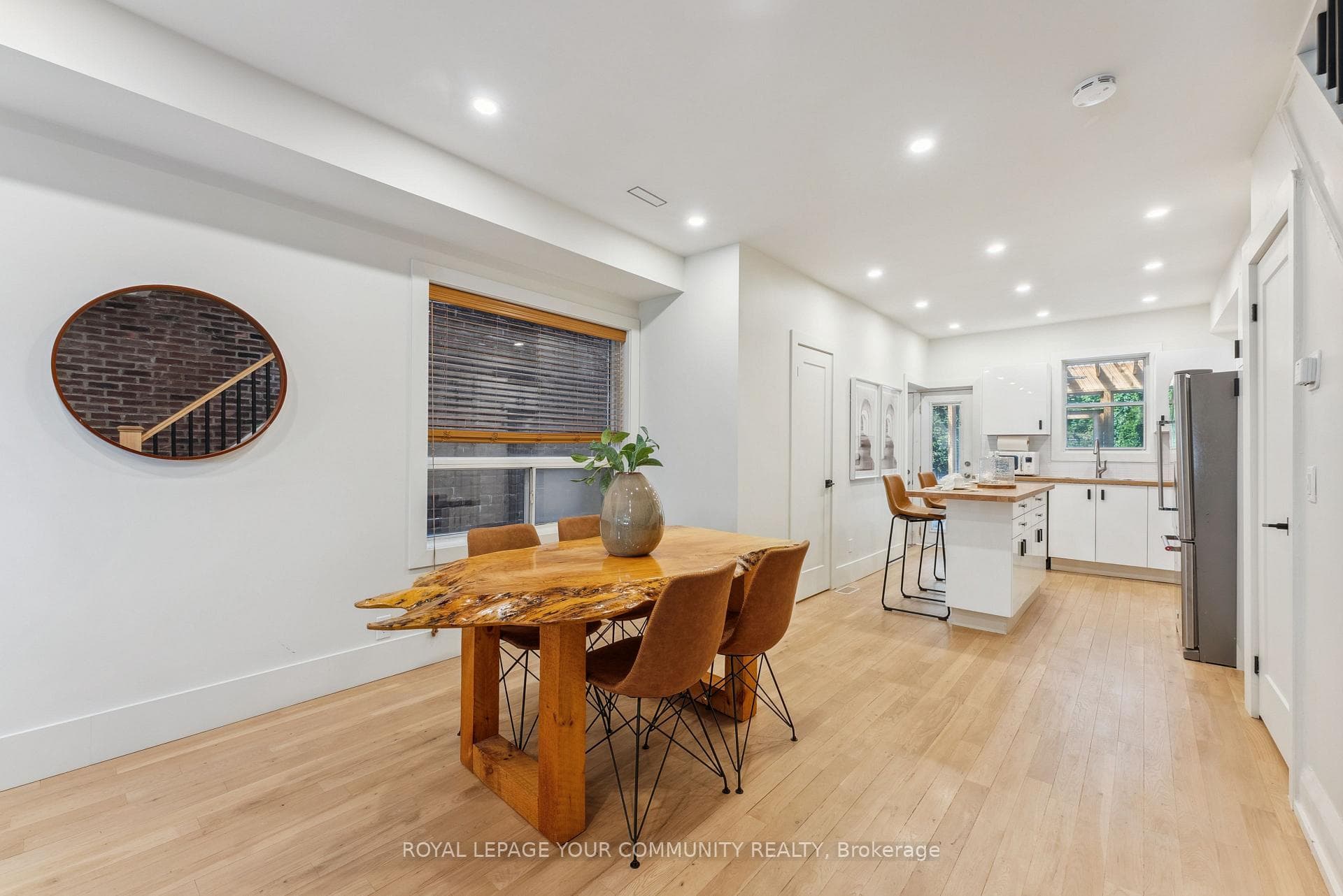 12 Lamb Avenue photo 8
