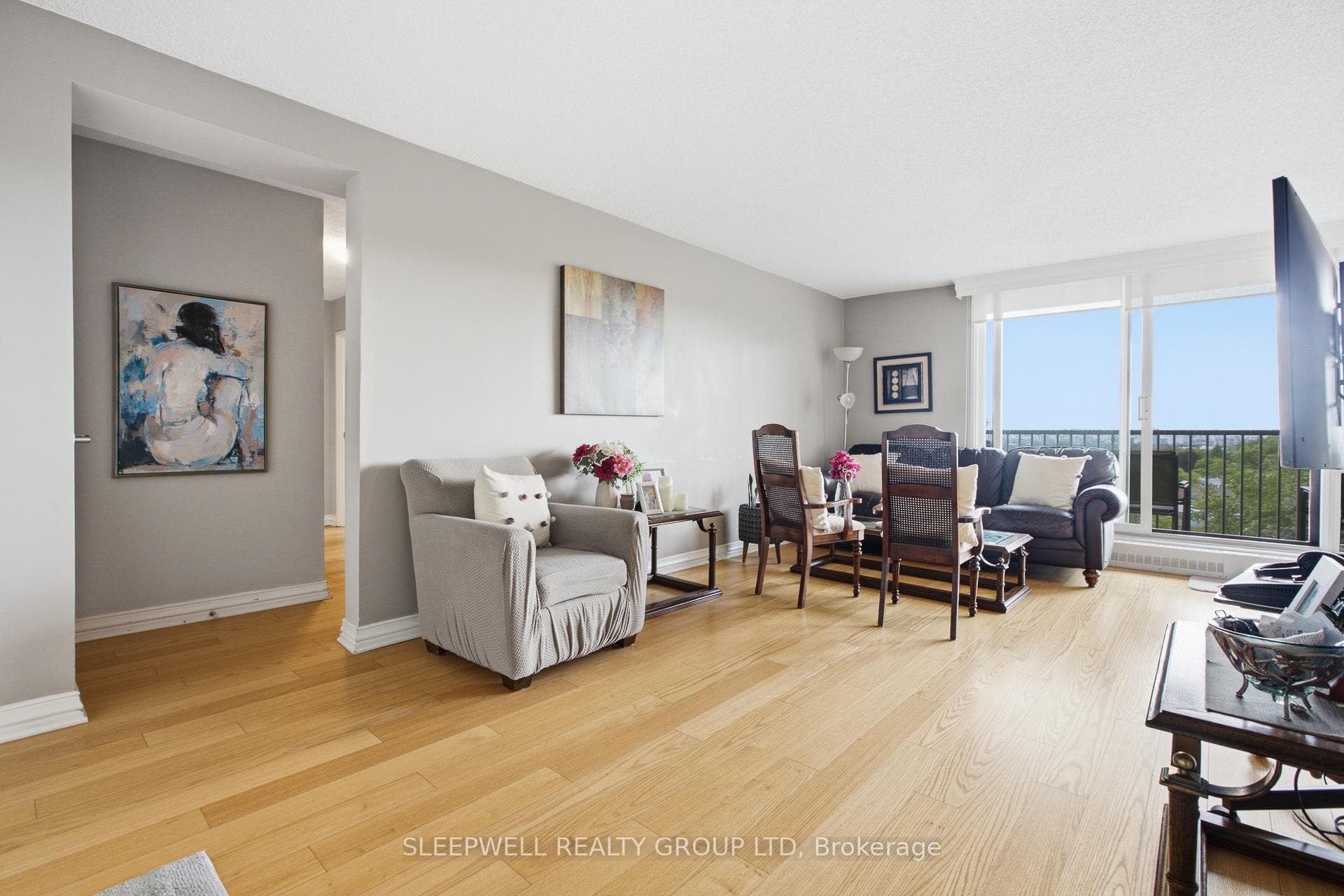 665 Bathgate Drive Unit 712 photo 3