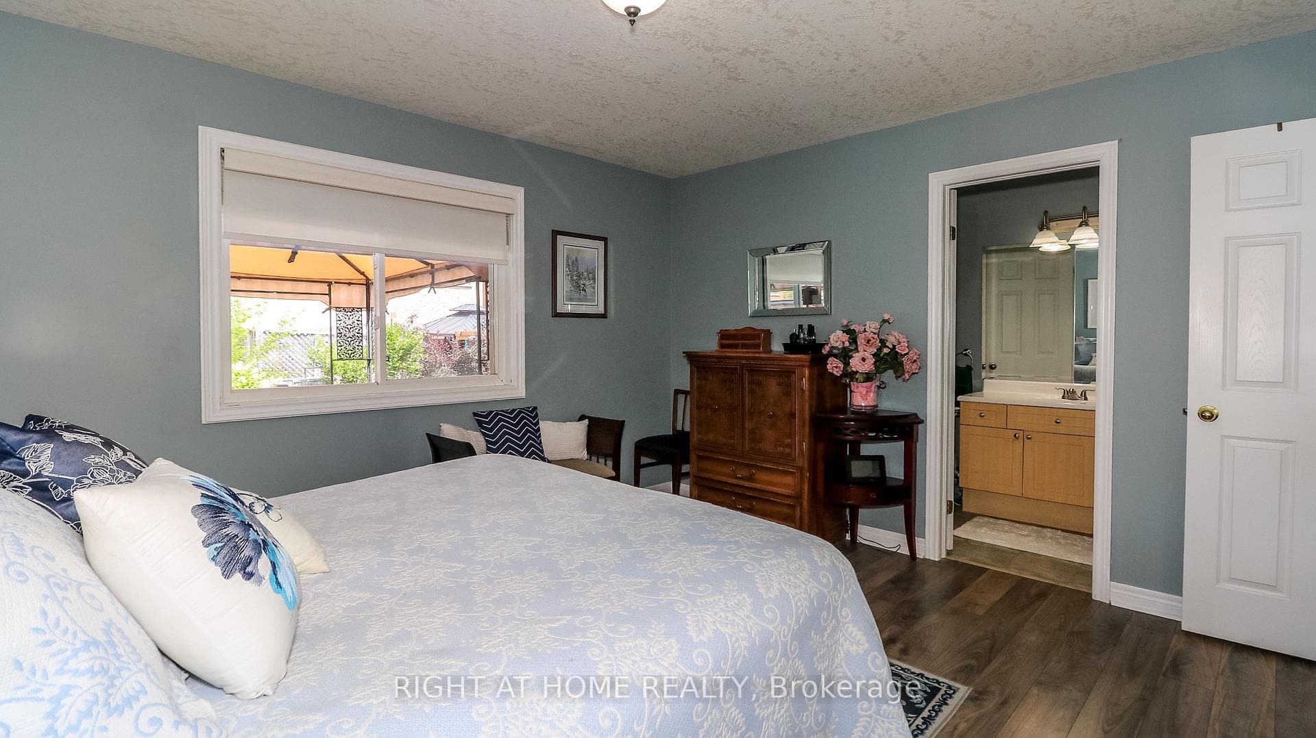 Lots of room for dressers