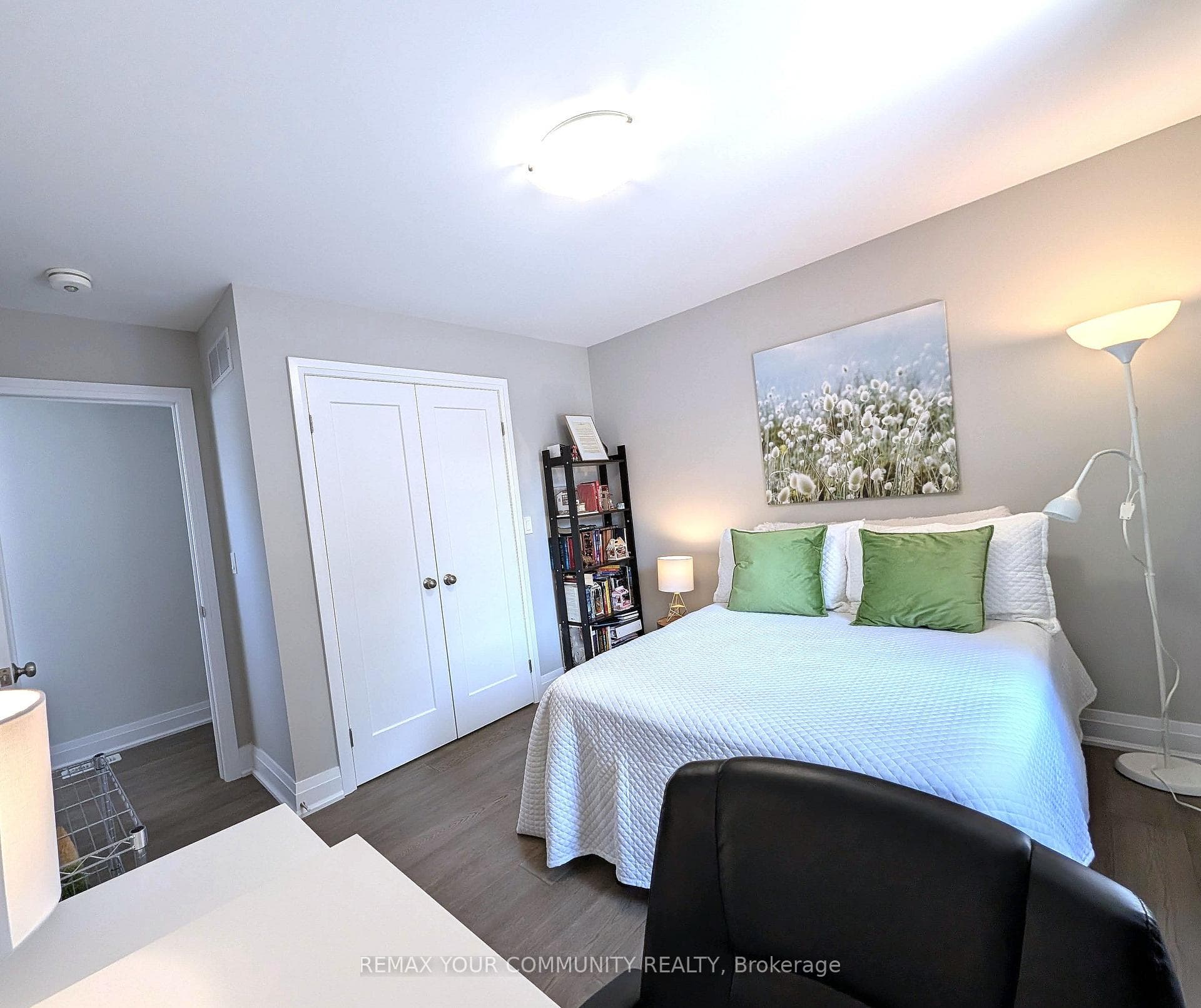 184 Kensington Avenue photo 29