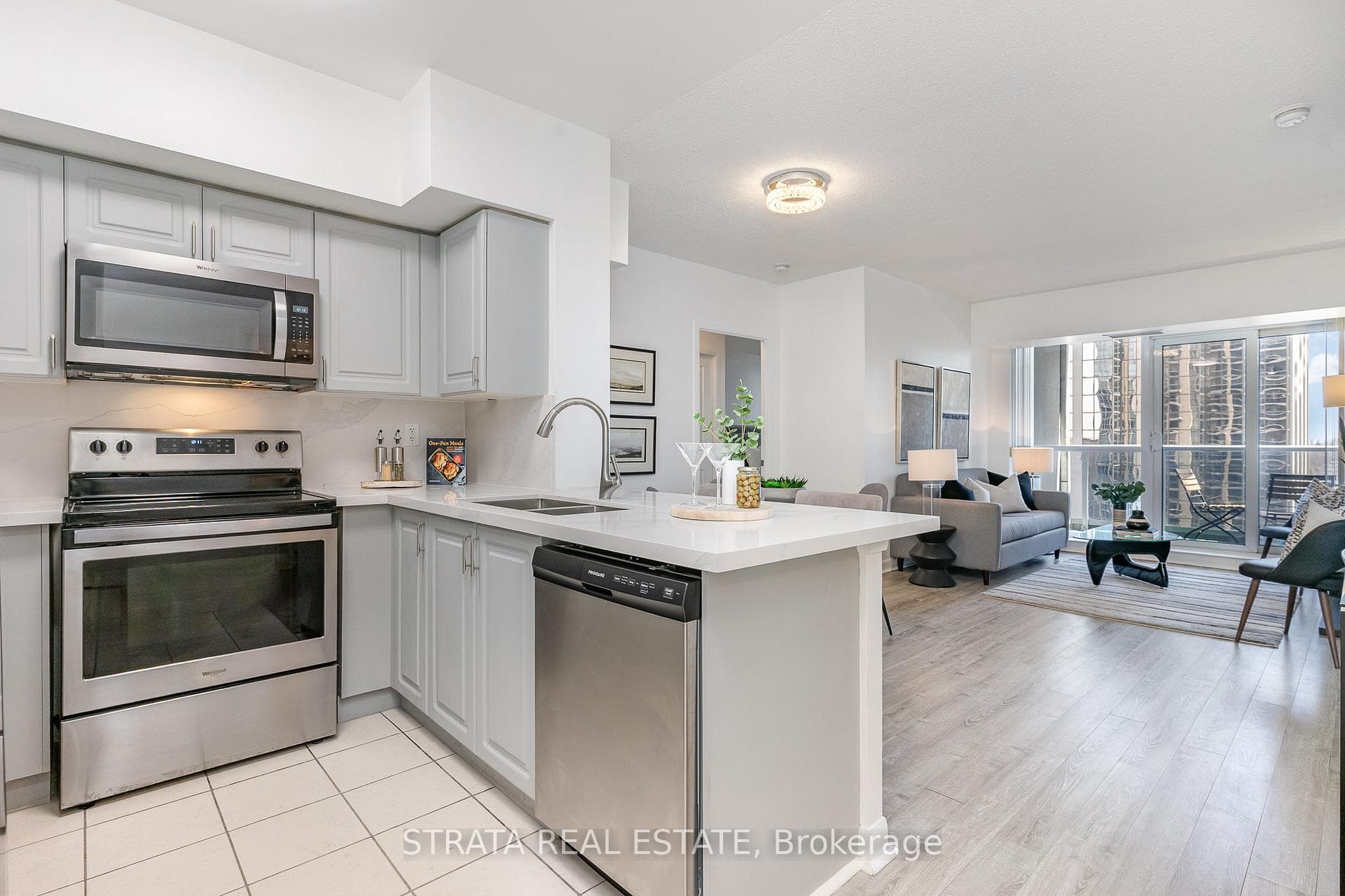 4978 Yonge Street Unit 1503 photo 6