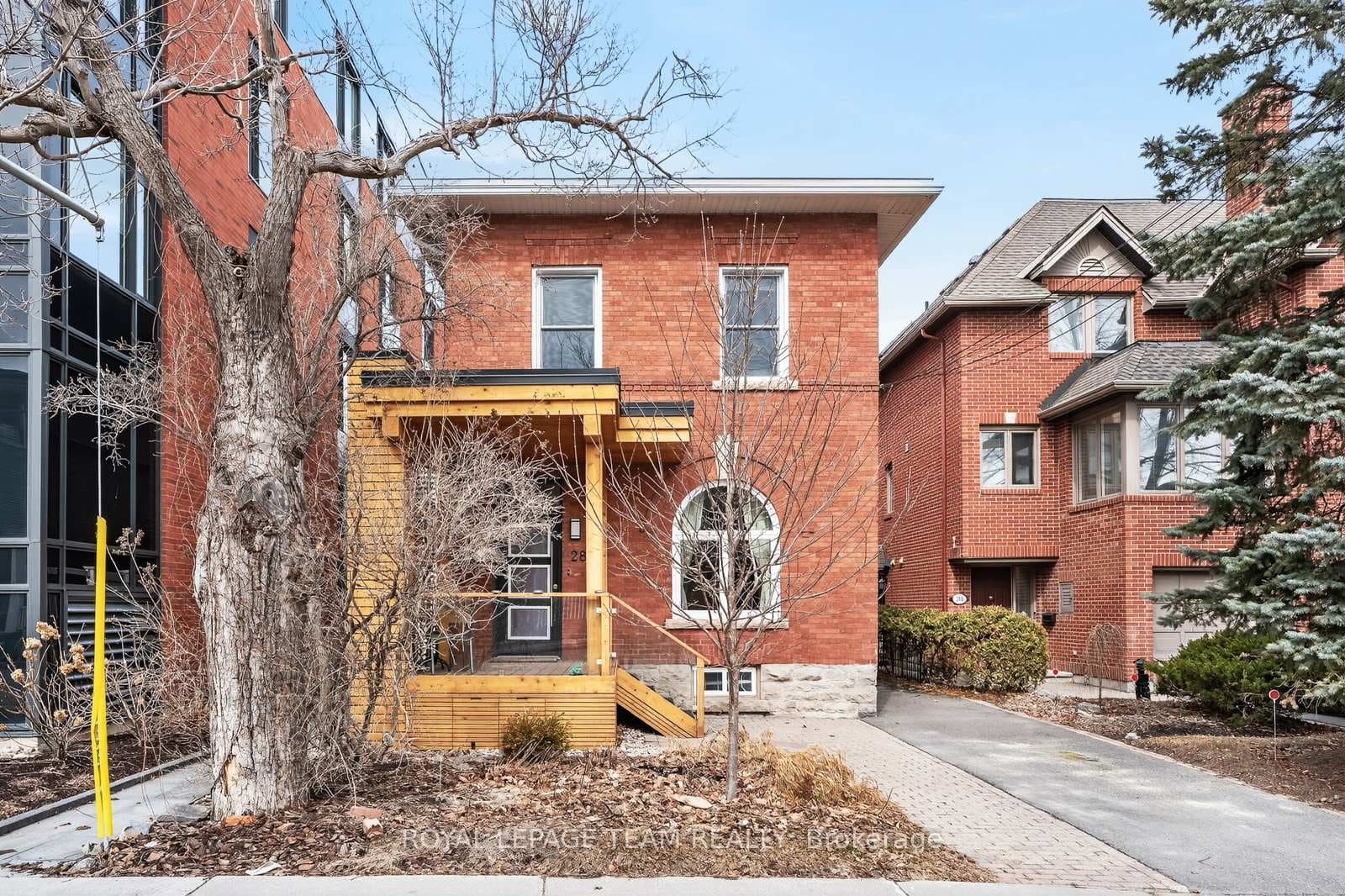 284 Crichton Street photo 1