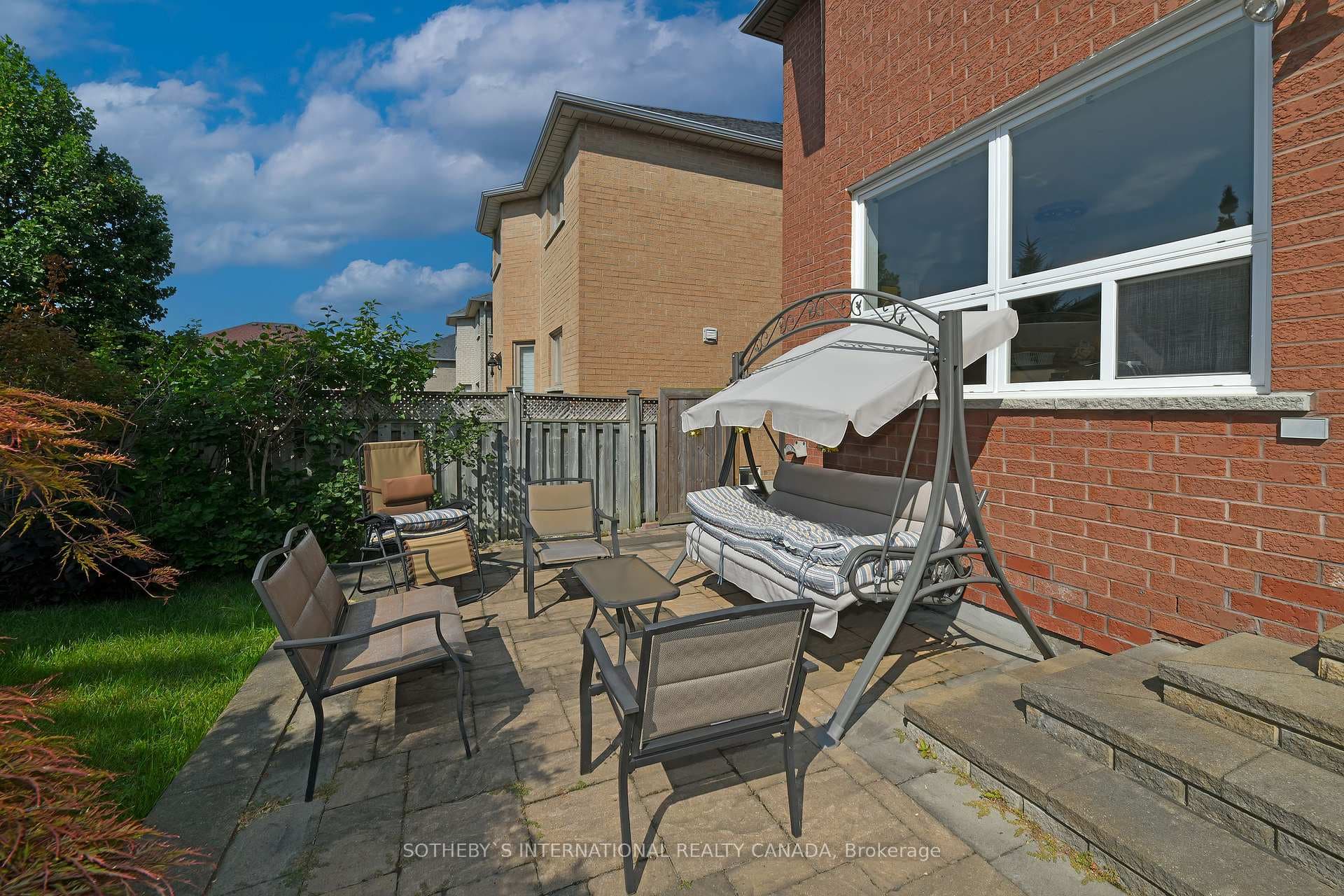 60 Alpine Crescent photo 26