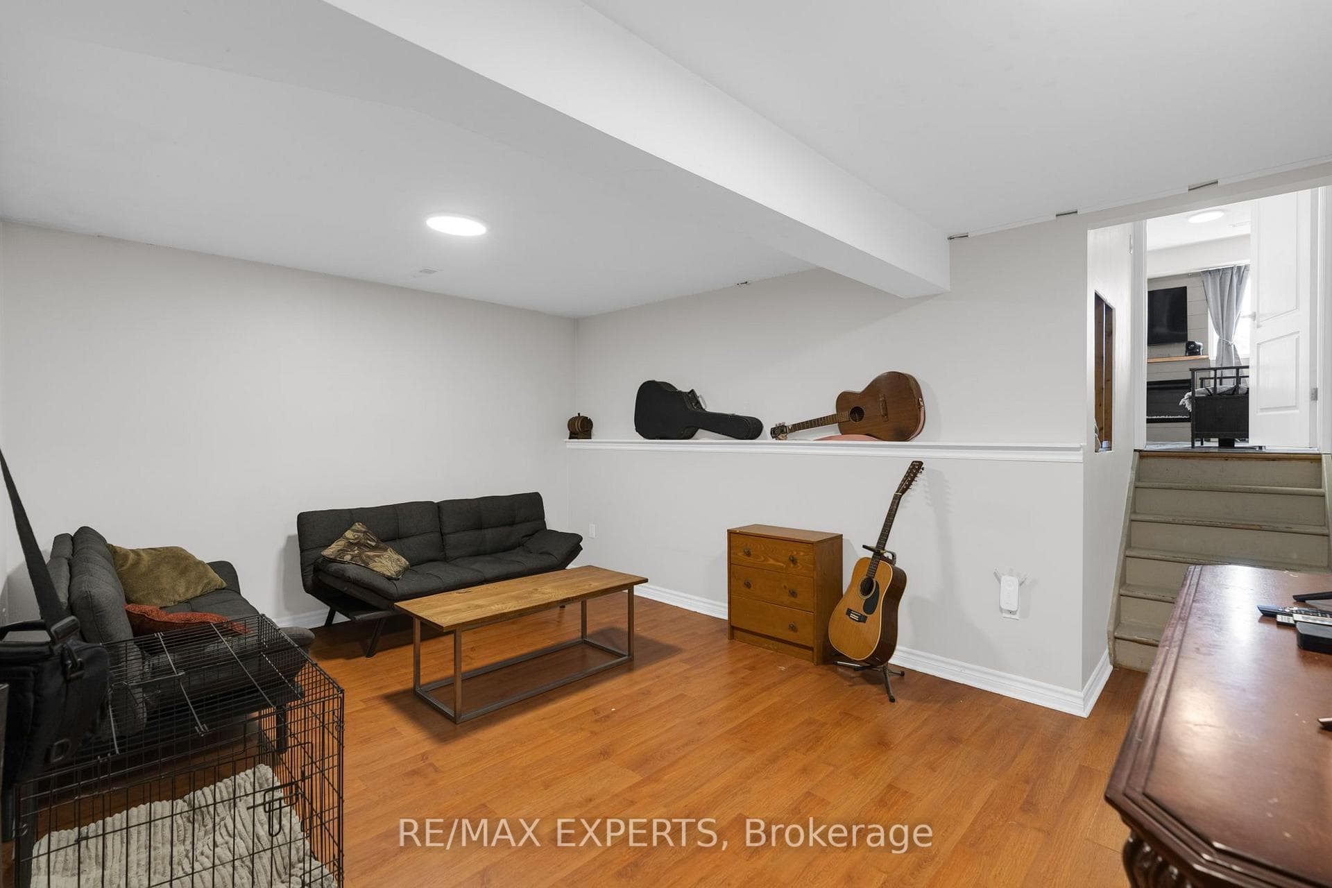 1 Cameron Court photo 28