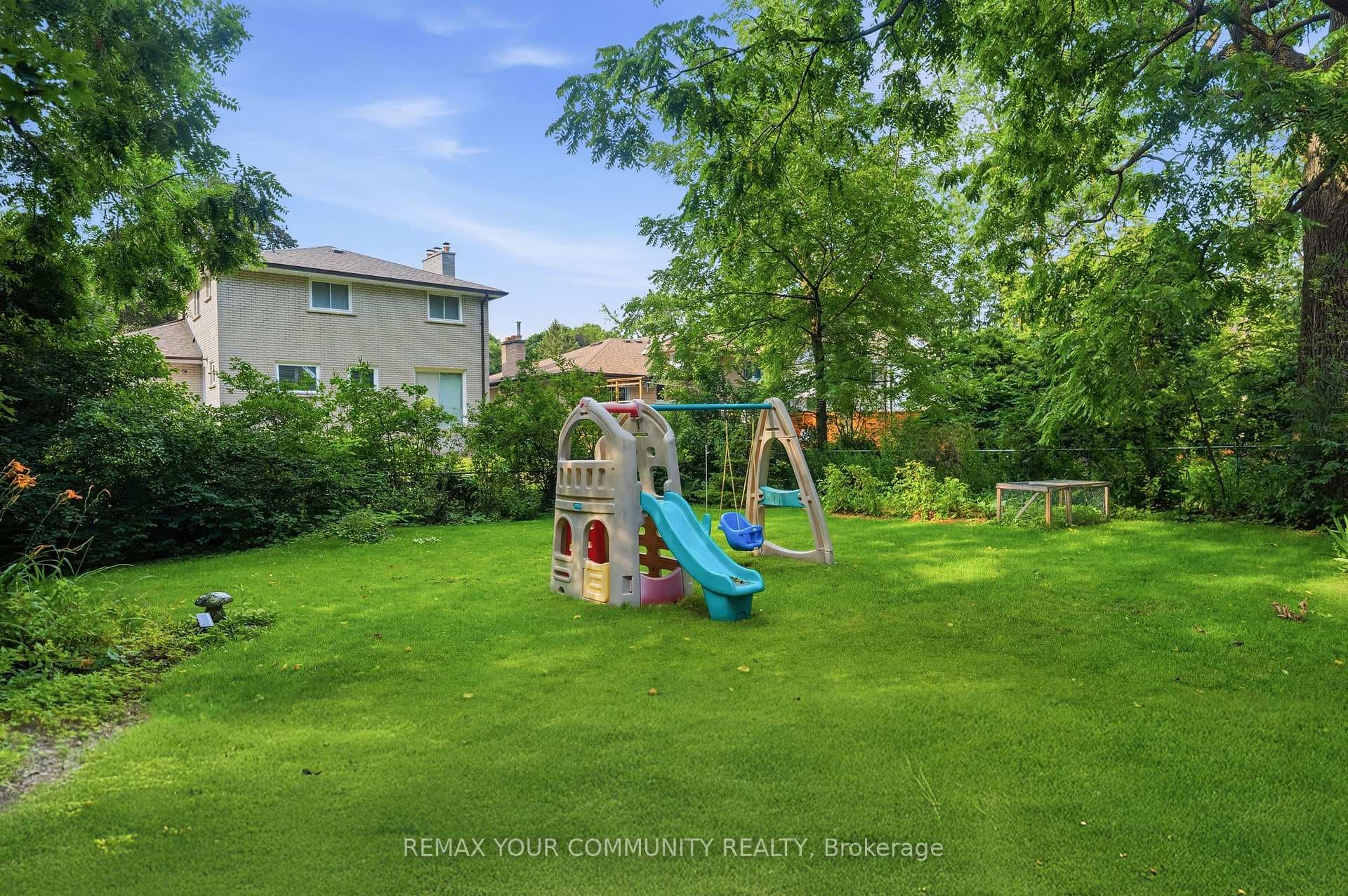 223 Richmond Street photo 21