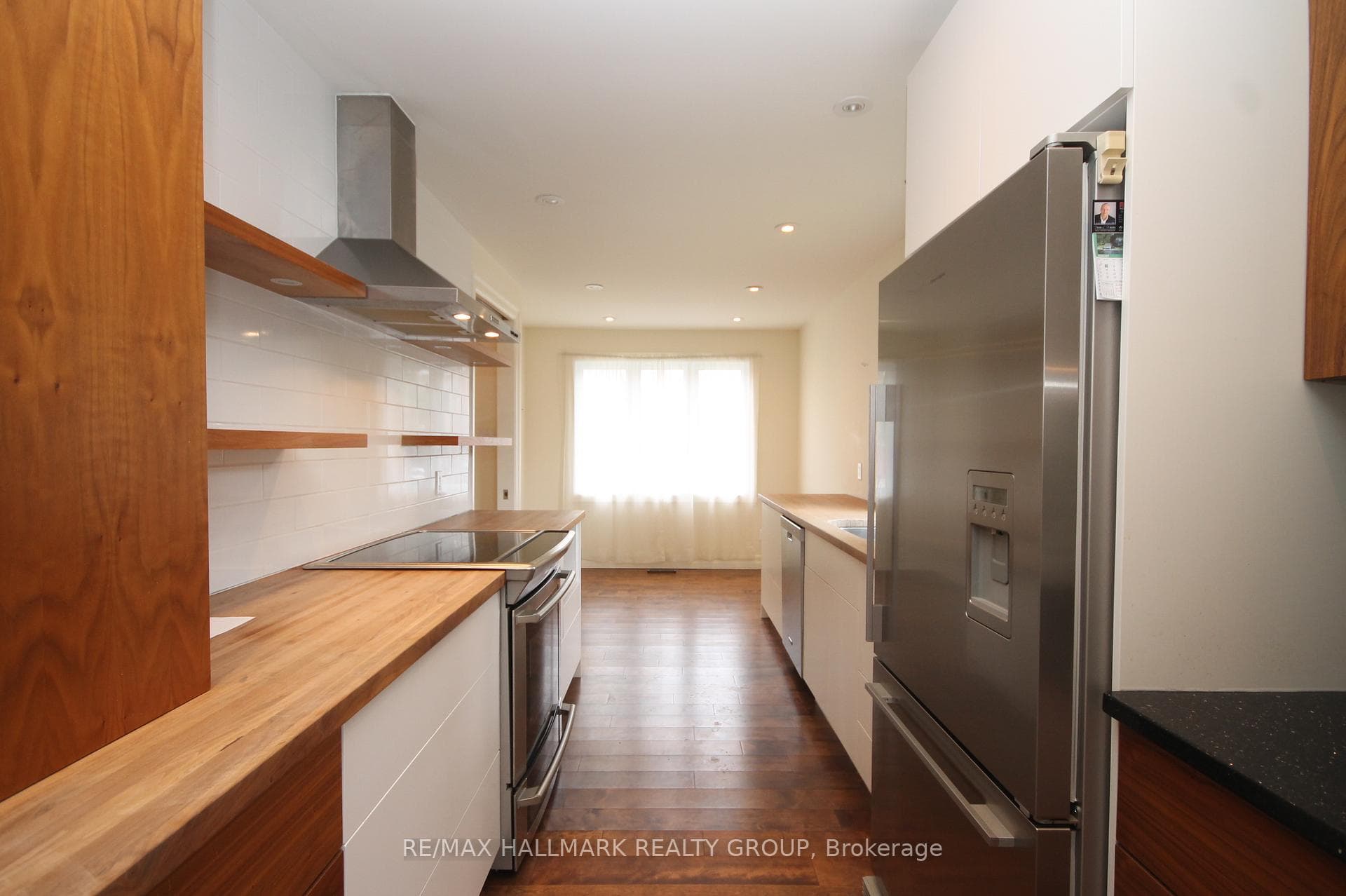 204 Dunbarton Court photo 4