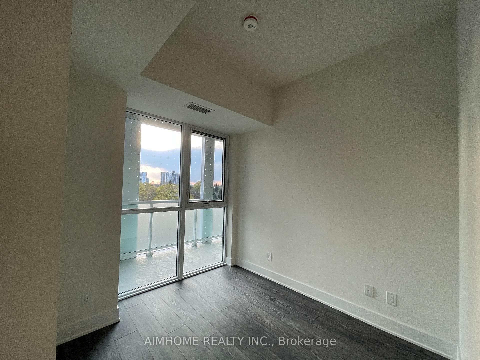 188 Fairview Mall Drive Unit 511 photo 2