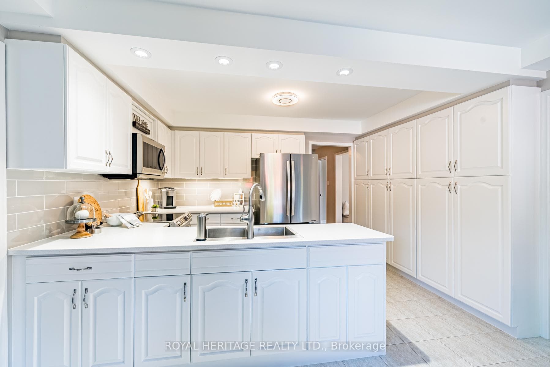 32 William Stephenson Drive photo 9