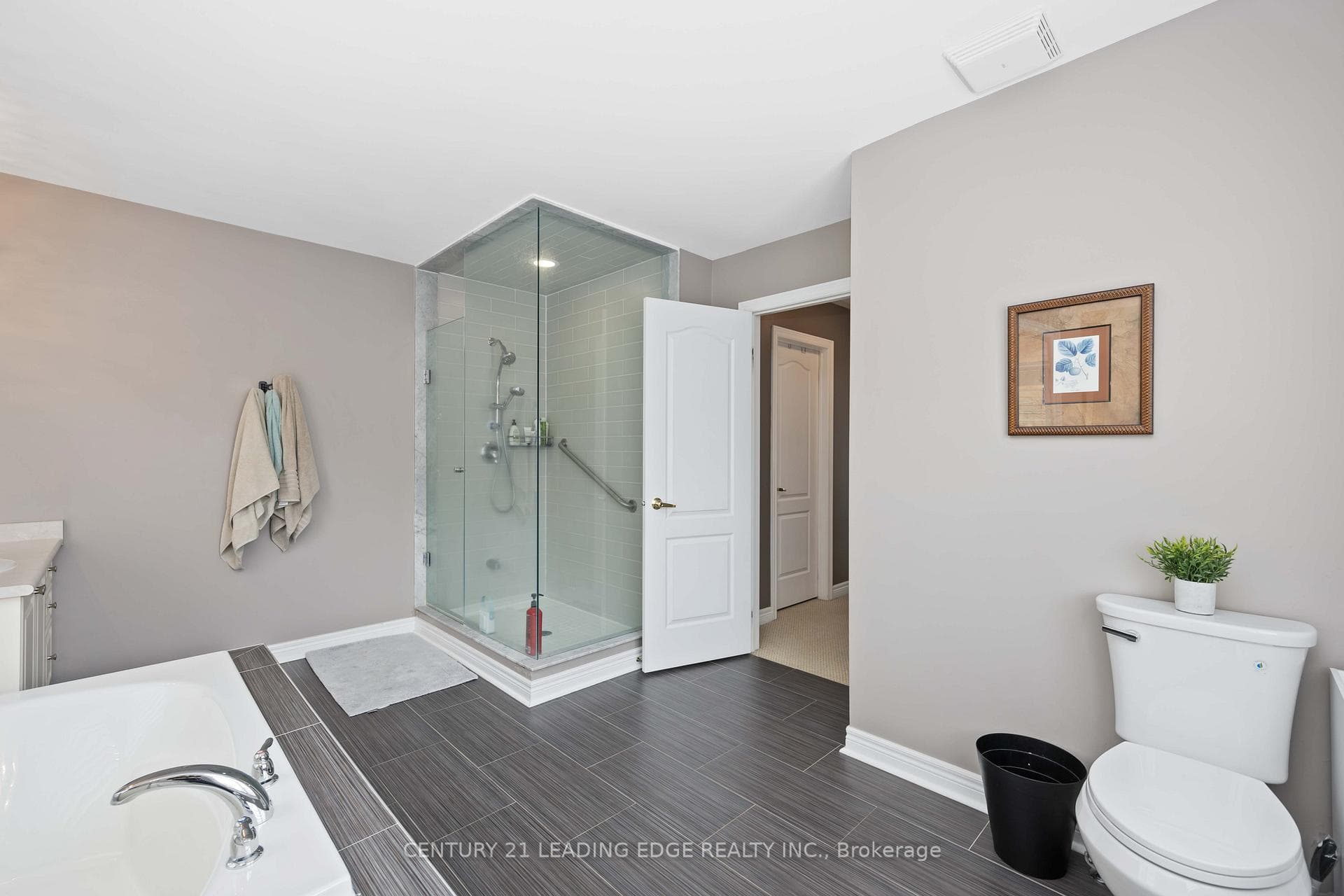 106 Fairlee Circle photo 38