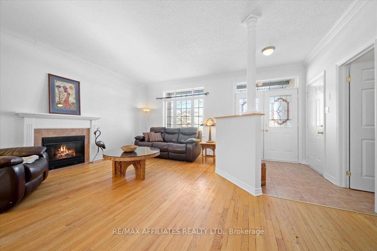 1026 Valin Street photo 4