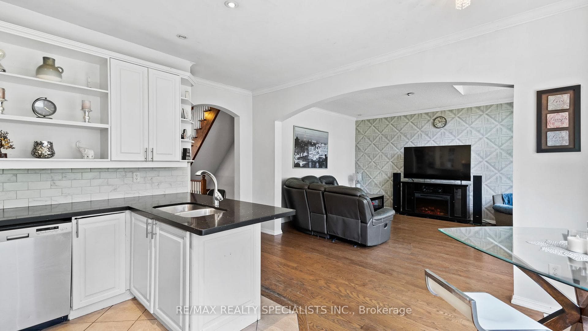 923 McNeil Drive photo 16