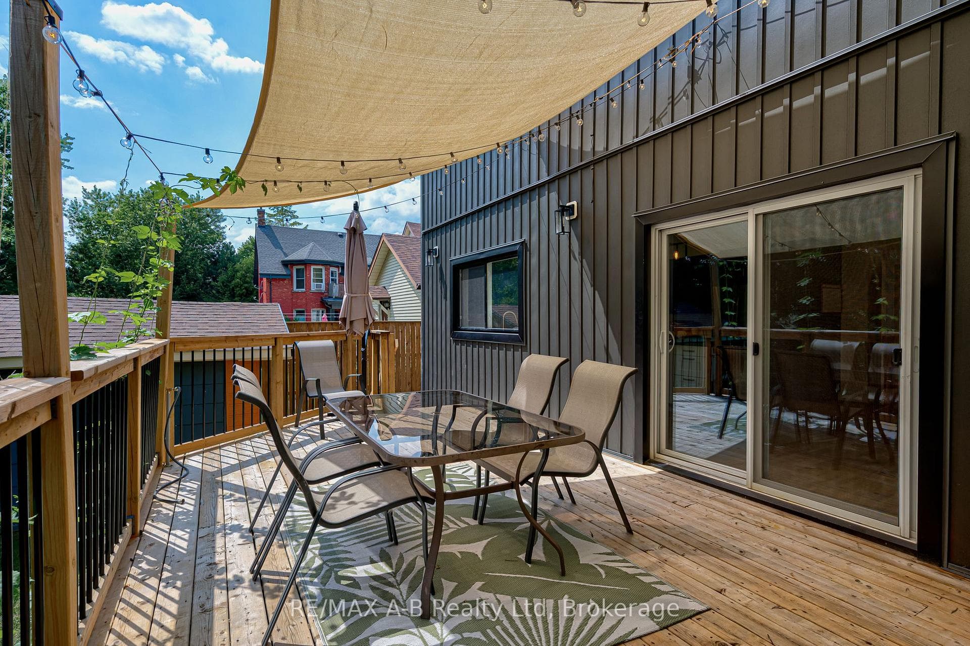 261 Albert Street photo 47